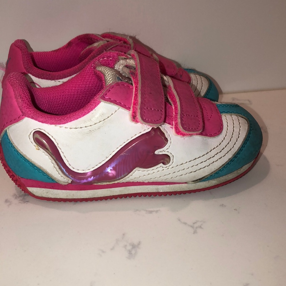 Girls Puma light up sneakers size 7